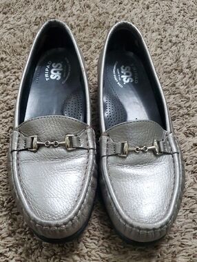 SAS Metallic Silver Women's Slip-On Loafers size 7.5N